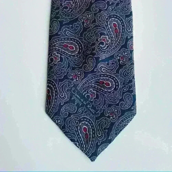 Oscar De La Renta Classic Pasley Tie. - Picture 1 of 4